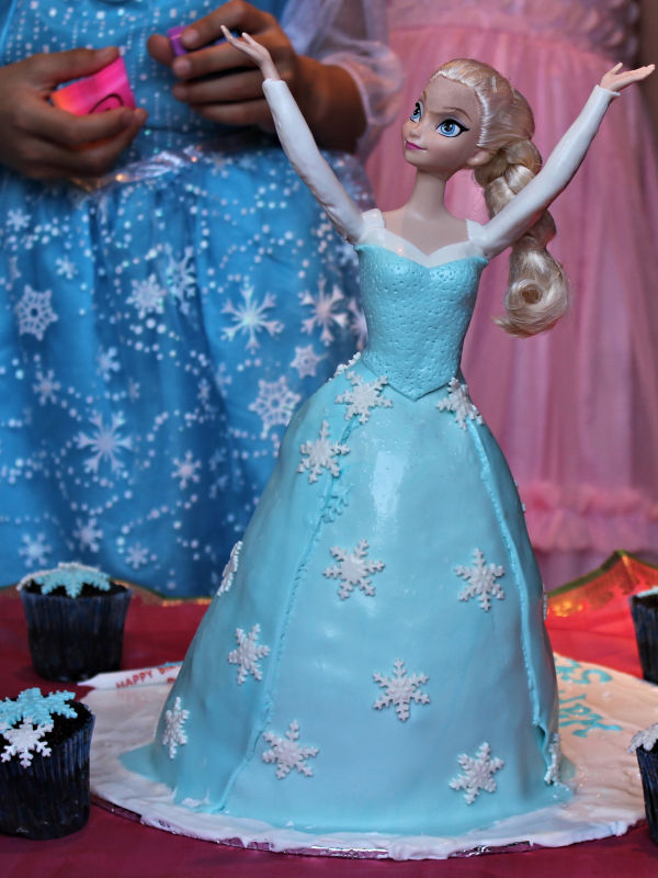 Beautiful Princess Else Frozen Cake