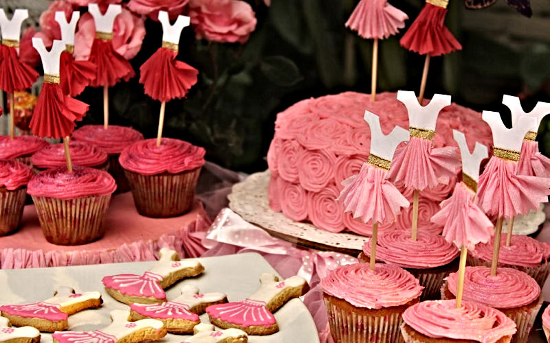 Pink Cake Table