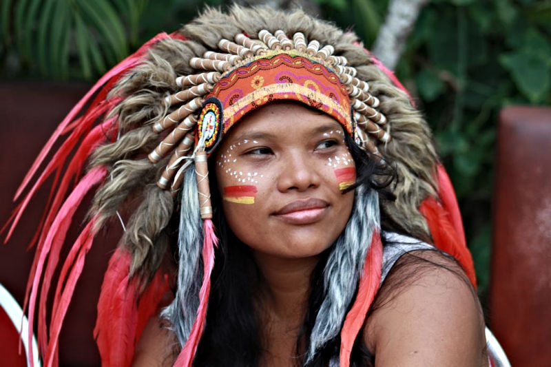 Anik Native American Headdress