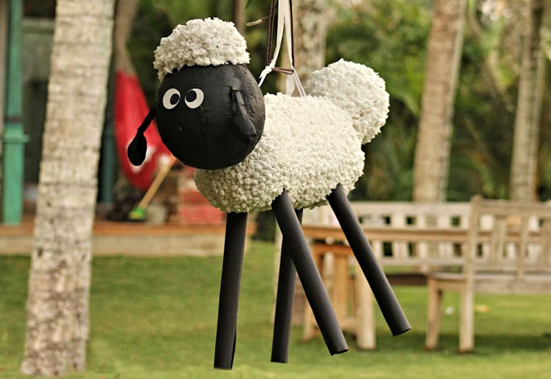 Shaun the Sheep Pinata